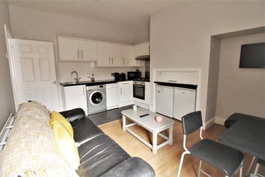 3 bed house, Helmsley Road, Sandyford, Newcastle, NE21DL - Image 2